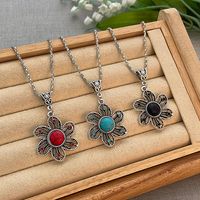 Ethnic Style Flower Alloy Hollow Out Silver Plated Women's Earrings Necklace Jewelry Set main image 4