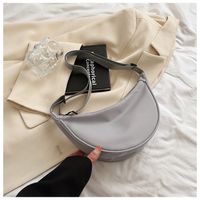 Women's Medium Nylon Solid Color Streetwear Zipper Cloud Shape Bag sku image 7