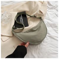 Women's Medium Nylon Solid Color Streetwear Zipper Cloud Shape Bag sku image 5