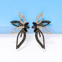 1 Pair Elegant Glam Shiny Flower Inlay Alloy Artificial Diamond Ear Studs main image 4