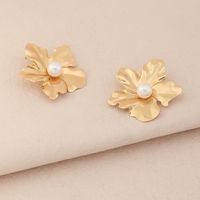 Lady Flower Alloy Plating Inlay Artificial Pearls Women's Ear Studs main image 2
