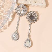 1 Paire Glamour Brillant Les Gouttelettes D'eau Fleur Incruster Alliage Strass Plaqué Argent Boucles D'oreilles main image 4