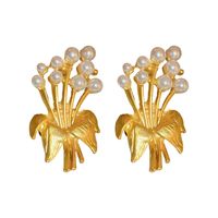 Retro Flower Alloy Plating Inlay Artificial Pearls Women's Ear Studs main image 4