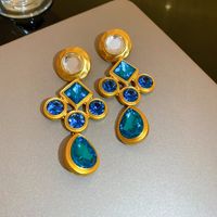 1 Par Retro Dulce Flor Enchapado Embutido Cobre Diamantes De Imitación Chapado En Oro Pendientes sku image 5