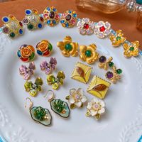 1 Pair Retro Sweet Flower Plating Inlay Copper Rhinestones Gold Plated Ear Studs main image 6