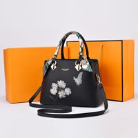 Women's All Seasons Pu Leather Elegant Classic Style Tote Bag main image 5