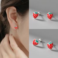 1 Paire Sucré Style Simple Fraise Placage Argent Sterling Boucles D'oreilles main image 1