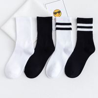 Femmes Des Sports Couleur Unie Coton Crew Socks Une Paire main image 2