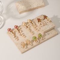 1 Paar Klassisch Französische Art Pastoral Blume Perlen Emaille Überzug Süßwasserperle Kupfer 18 Karat Vergoldet Tropfenohrringe main image 1