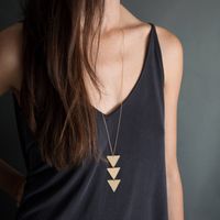 Einfacher Stil Dreieck Legierung Kupfer Überzug Frau Halskette Mit Anhänger Lange Halskette main image 2