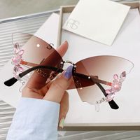 Lady Butterfly Ac Butterfly Frame Inlaid Pearls Frameless Women's Sunglasses sku image 2