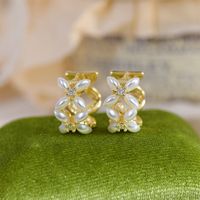 1 Pair Elegant French Style Simple Style Flower Plating Inlay Copper Artificial Pearls Zircon 14k Gold Plated Ear Studs main image 1