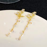 1 Par Estilo Ig Estilo Japones Borla Mariposa Enchapado Embutido Perla De Imitación Aleación Diamantes De Imitación Chapado En Oro De 14 Quilates. Pendientes De Gota main image 2