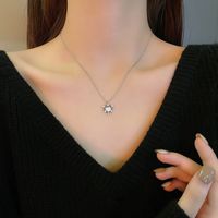 Élégant Dame Géométrique Forme De Cœur Noeud D'arc Acier Au Titane Le Cuivre Placage Incruster Zircon Pendentif main image 3