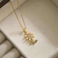 Simple Style Commute Sunflower Copper Plating Inlay Artificial Pearls Diamond 18k Gold Plated Pendant Necklace main image 2