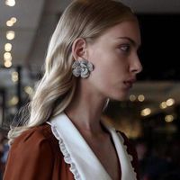 1 Pair Elegant Lady Streetwear Flower Rhinestone Ear Studs main image 1