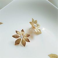 1 Pair Classic Style Flower Plating Inlay Metal Artificial Gemstones Ear Studs main image 4