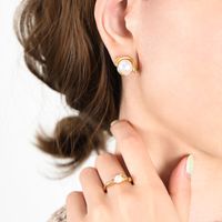 1 Pair Elegant Baroque Style Round Plating Inlay Imitation Pearl Titanium Steel Artificial Pearls 18k Gold Plated Ear Studs main image 2