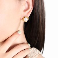 1 Pair Elegant Baroque Style Round Plating Inlay Imitation Pearl Titanium Steel Artificial Pearls 18k Gold Plated Ear Studs main image 4