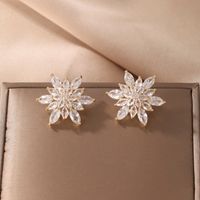 1 Pair Glam Luxurious Sweet Snowflake Plating Three-dimensional Inlay Alloy Artificial Diamond Gold Plated Ear Studs main image 4