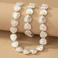 Élégant Rétro Commuer Forme De Cœur Alliage Perles Baroques Placage Femmes Bracelets Collier main image 3