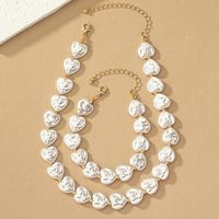 Elegant Retro Commute Heart Shape Alloy Baroque Pearls Plating Women's Bracelets Necklace main image 1