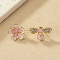 1 Pair Retro French Style Commute Flower Bee Enamel Plating Alloy Ear Studs main image 5