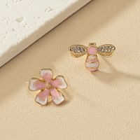 1 Pair Retro French Style Commute Flower Bee Enamel Plating Alloy Ear Studs main image 6
