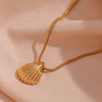 Vintage Style Shell Stainless Steel Plating 18k Gold Plated Pendant Necklace main image 1