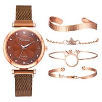 Casual Triangle Flower Suction Buckle Quartz Women's Watches main image 5
