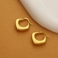 1 Paar Retro Einfacher Stil C-form U-form Einfarbig Überzug Titan Stahl 18 Karat Vergoldet Ohrringe main image 2