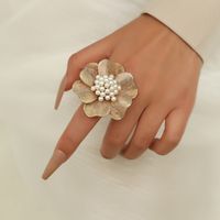 Exaggerated Sweet Flower Alloy Inlay Pearl Women's Rings main image 1
