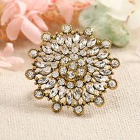 Luxurious Lady Handmade Flower Alloy Inlaid Gemstone Inlaid Pearls Diamond Women's Rings sku image 2