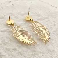 1 Pair Casual Elegant Vintage Style Feather Polishing Plating Hollow Out 304 Stainless Steel 14K Gold Plated Drop Earrings main image 3