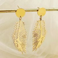 1 Pair Casual Elegant Vintage Style Feather Polishing Plating Hollow Out 304 Stainless Steel 14K Gold Plated Drop Earrings main image 4