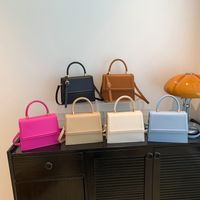 Women's All Seasons Pu Leather Classic Style Handbag main image 8