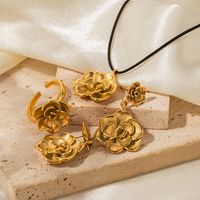 Simple Style Flower Stainless Steel Plating Titanium Steel 18k Gold Plated Necklace main image 4