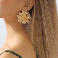 1 Pair Elegant Vintage Style Sunflower Flower Plating Alloy Gold Plated Ear Studs main image 5