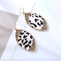 1 Pair Vintage Style Classic Style Leaf Leopard Plating Pu Leather Alloy Gold Plated Dangling Earrings main image 5