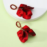 1 Pair Elegant Romantic Sweet Petal Spray Paint Painted Inlay Zinc Alloy Acrylic Dangling Earrings sku image 10