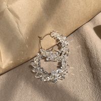 1 Paar Einfacher Stil Einfarbig Perlen Legierung Ohrringe main image 1