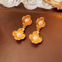 1 Pair Elegant Retro Heart Shape Flower Plating Inlay Copper Pearl Earrings main image 5