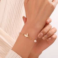 Style IG Star Lune Papillon Acier Inoxydable 304 Perles Artificielles Coquille Bracelets En Masse main image 5