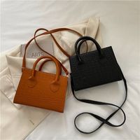 Women's Small Pu Leather Solid Color Streetwear Square Zipper Handbag main image 5