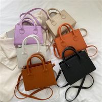 Women's Small Pu Leather Solid Color Streetwear Square Zipper Handbag main image 1