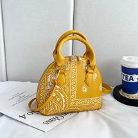 Women's Medium All Seasons Pu Leather Classic Style Handbag sku image 5
