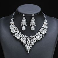 Luxurious Geometric Alloy Plating Inlay Artificial Pearls Rhinestones Glass Women's Earrings Necklace main image 3