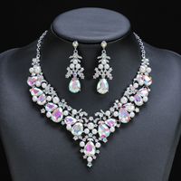 Luxurious Geometric Alloy Plating Inlay Artificial Pearls Rhinestones Glass Women's Earrings Necklace main image 5