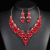 Luxurious Geometric Alloy Plating Inlay Artificial Pearls Rhinestones Glass Women's Earrings Necklace main image 2