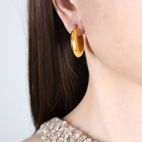 1 Paar Einfacher Stil Einfarbig Überzug Titan Stahl 18 Karat Vergoldet Ohrringe sku image 1